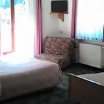 Chiara- 3*