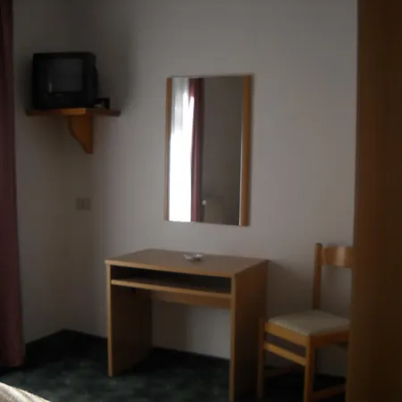 Hotel Chiara 3*